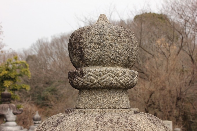 石灯篭の宝珠(唐招提寺型)