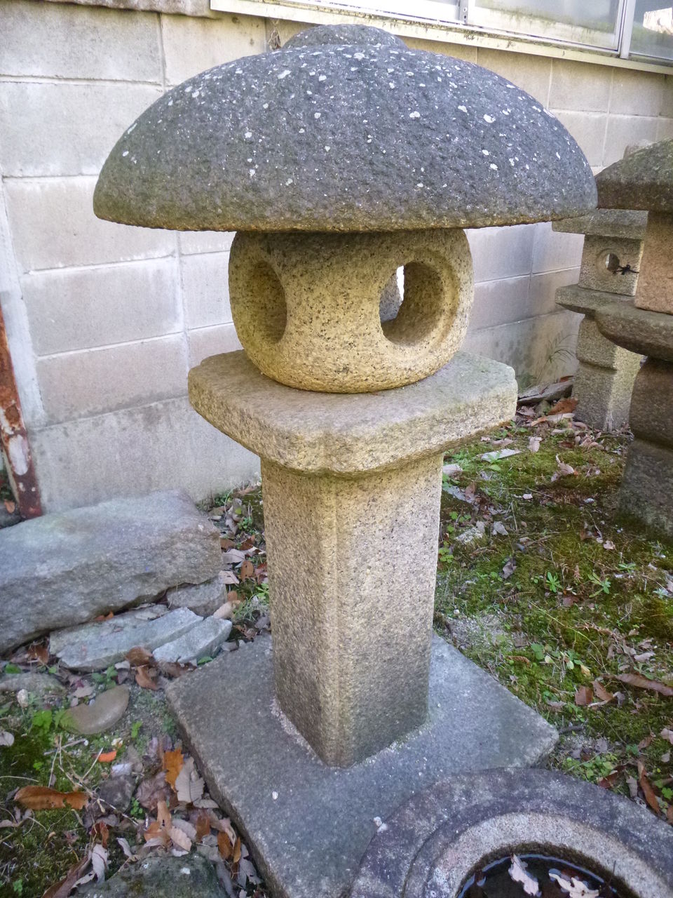 施工事例 修学院離宮にある滝見型灯篭の設置方法 東京のお庭 石灯篭 とうろう 庭園造園 神社寺院用石製品 墓石の老舗石屋 杉田石材店