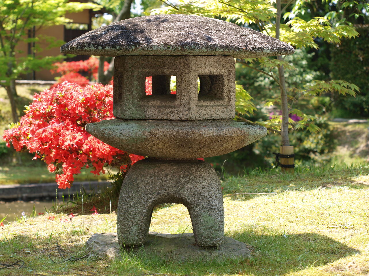 天然石灯篭宝珠・関守石・オブジェ 宝珠（玉）のない灯篭｜桂雪見 : 岡崎市 老舗石屋㈱杉田石材店のブログ