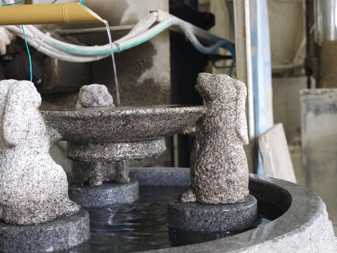 石製うさぎ月見酒