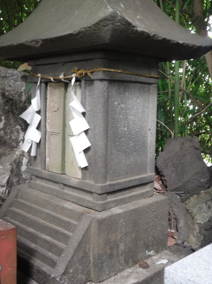 江古田氷川神社末社の祠