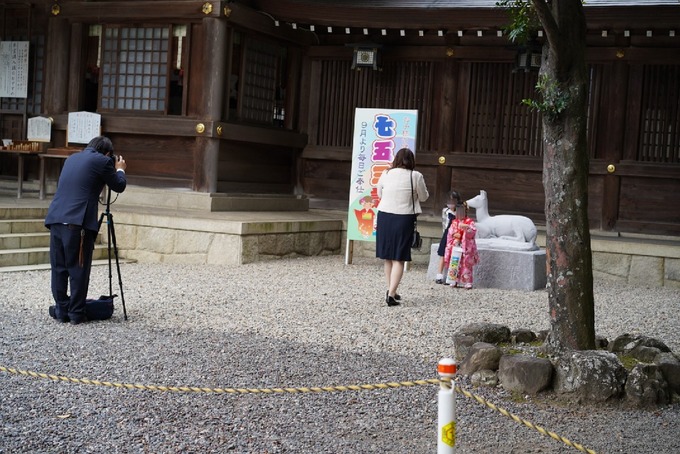 親子なで鹿｜砥鹿神社（愛知県豊川市） (1)