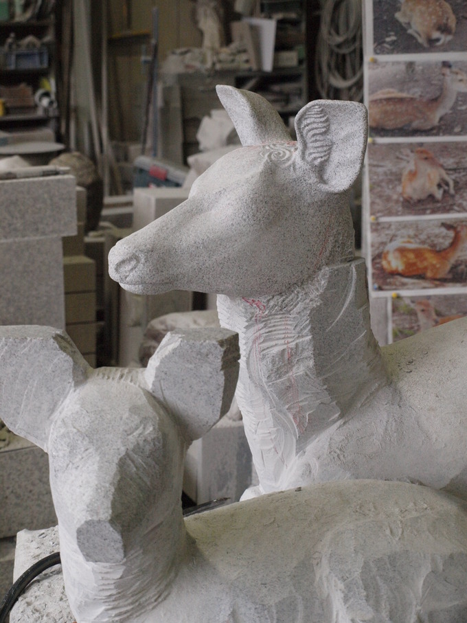 親子なで鹿（砥鹿神社）制作工程｜動物の石像