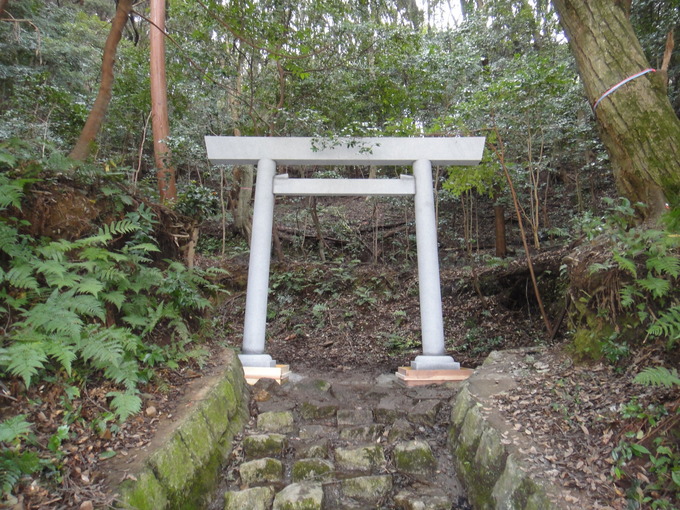 石鳥居の設置工事