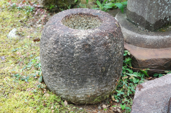 水鉢(つくばい)の洗い方