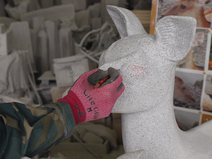 親子なで鹿（砥鹿神社）制作工程｜動物の石像