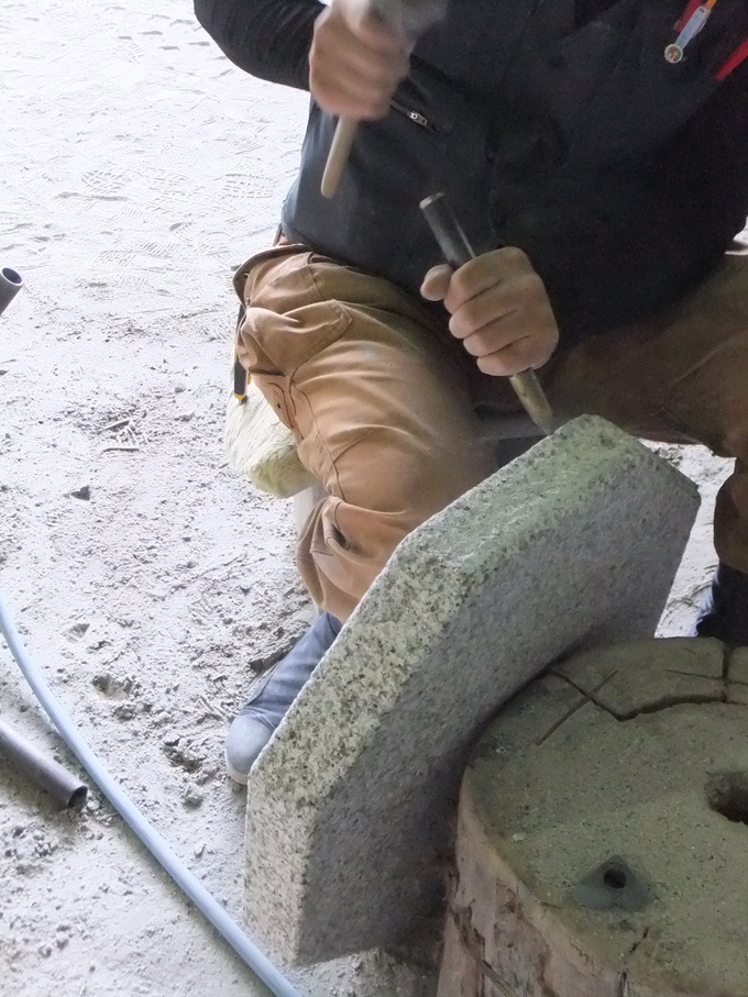 泉涌寺の受 石灯篭製作