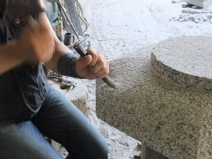 泉涌寺雪見灯篭笠の製作ノミ