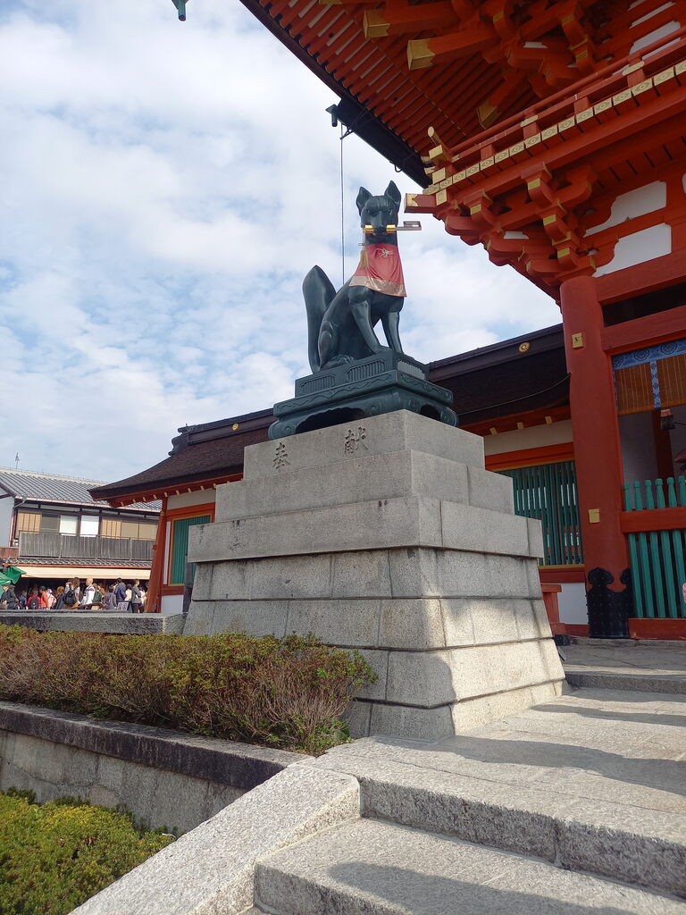 伏見稲荷の狐を楽しむ|稲荷神社の狐石像 : 岡崎市 老舗石屋 伏見稲荷の狐を楽しむ|稲荷神社の狐石像 : 岡崎市 老舗石屋