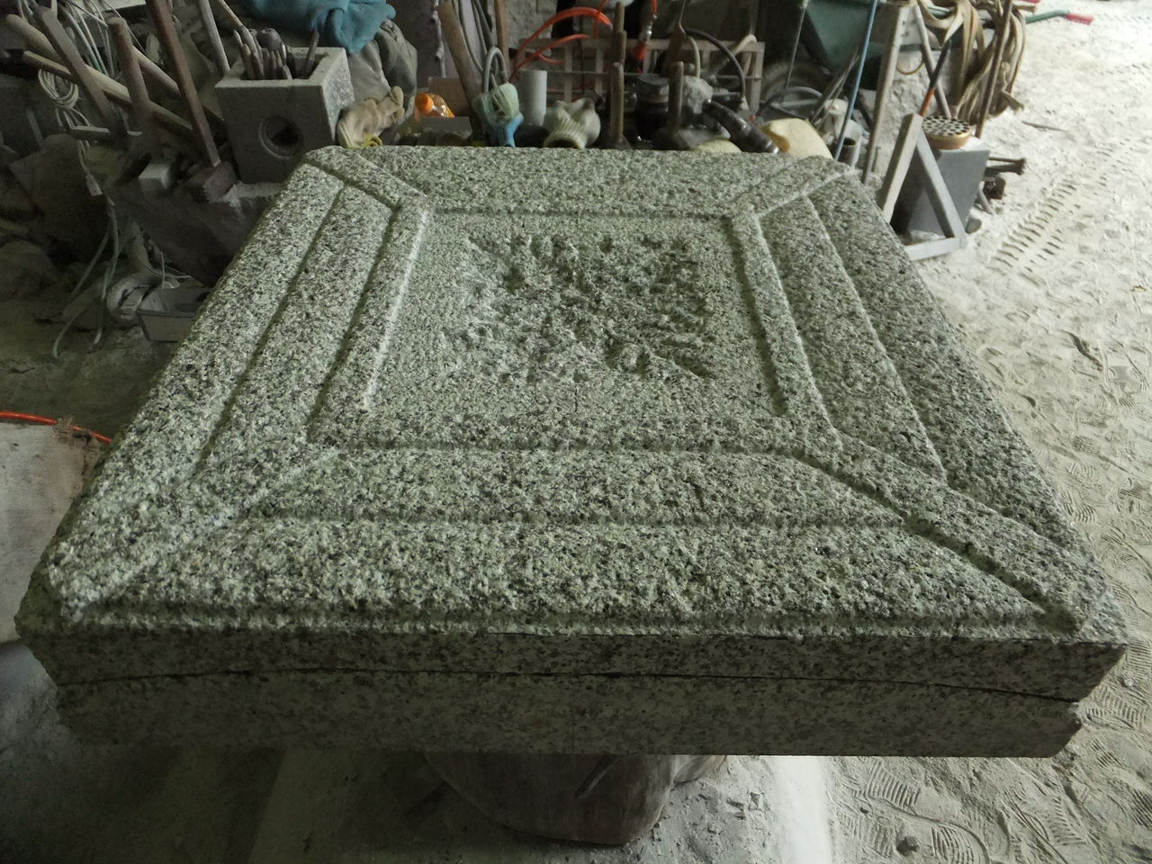 灯篭の笠 石灯篭の作り方 西ノ屋灯篭の笠 製作工程その5「雨かえし」 : 岡崎市