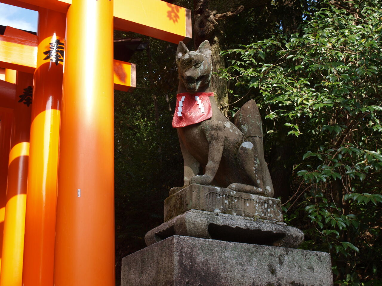 伏見稲荷の狐を楽しむ|稲荷神社の狐石像 : 岡崎市 老舗石屋 伏見稲荷の狐を楽しむ|稲荷神社の狐石像 : 岡崎市 老舗石屋