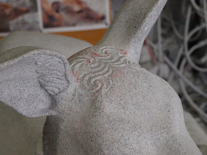 親子なで鹿（砥鹿神社）制作工程｜動物の石像