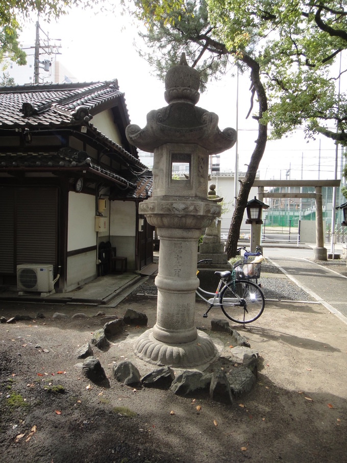 灯篭の移動｜神社