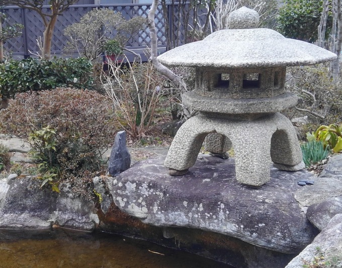 泉涌寺　石灯篭設置例