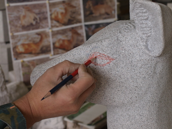 親子なで鹿（砥鹿神社）制作工程｜動物の石像