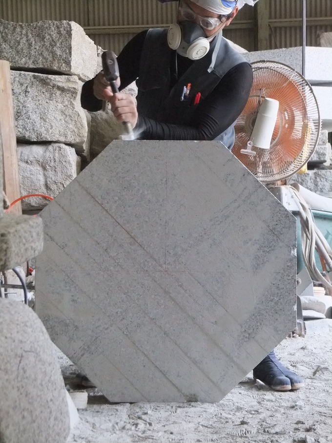 泉涌寺雪見灯篭　笠製作