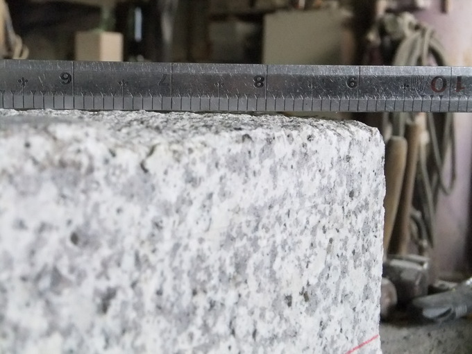 石灯篭作り西の屋笠下場角反り具合