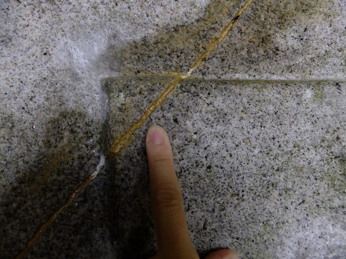 灯篭修復接着直後