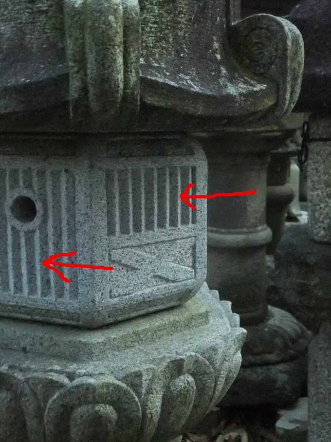 利久灯篭の火袋彫刻ライン