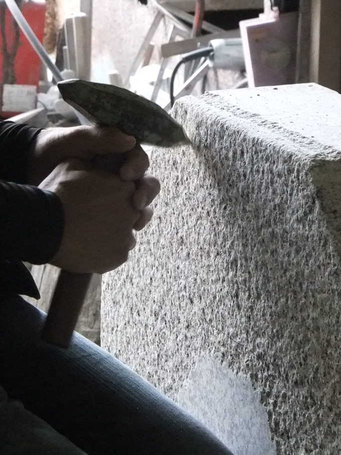 泉涌寺雪見灯篭　笠製作1