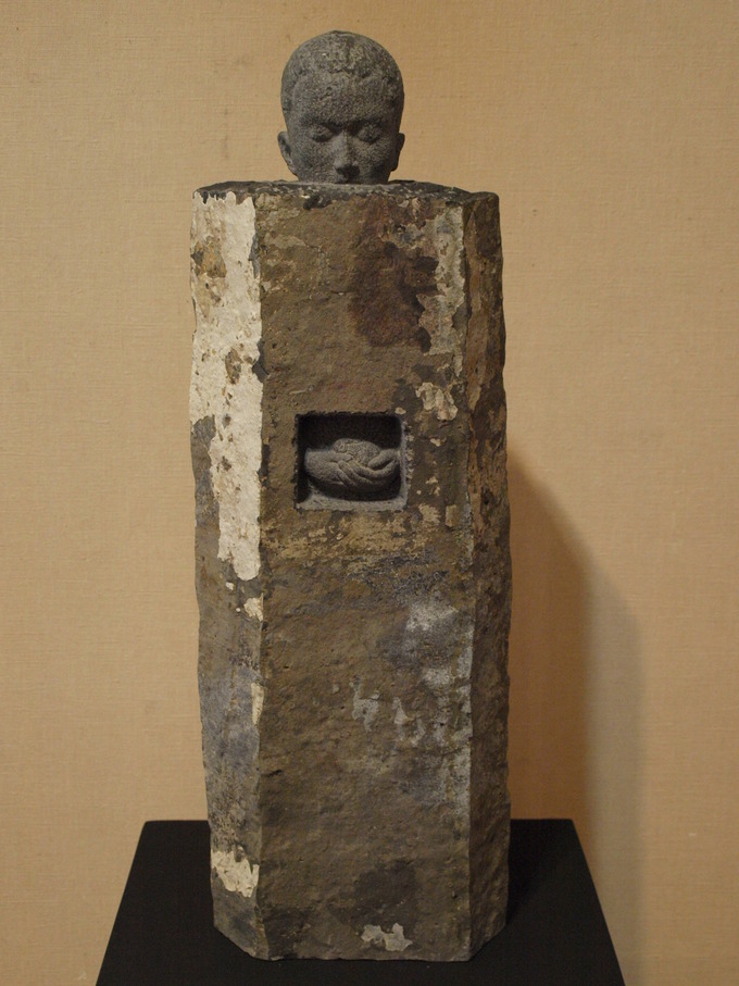 2015.12京橋画廊大阪　二人展彫刻佐藤作品うさぎ