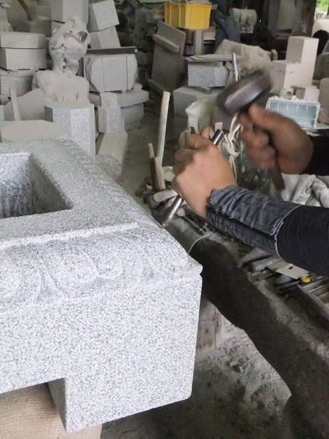 手づくり本格的墓石製作