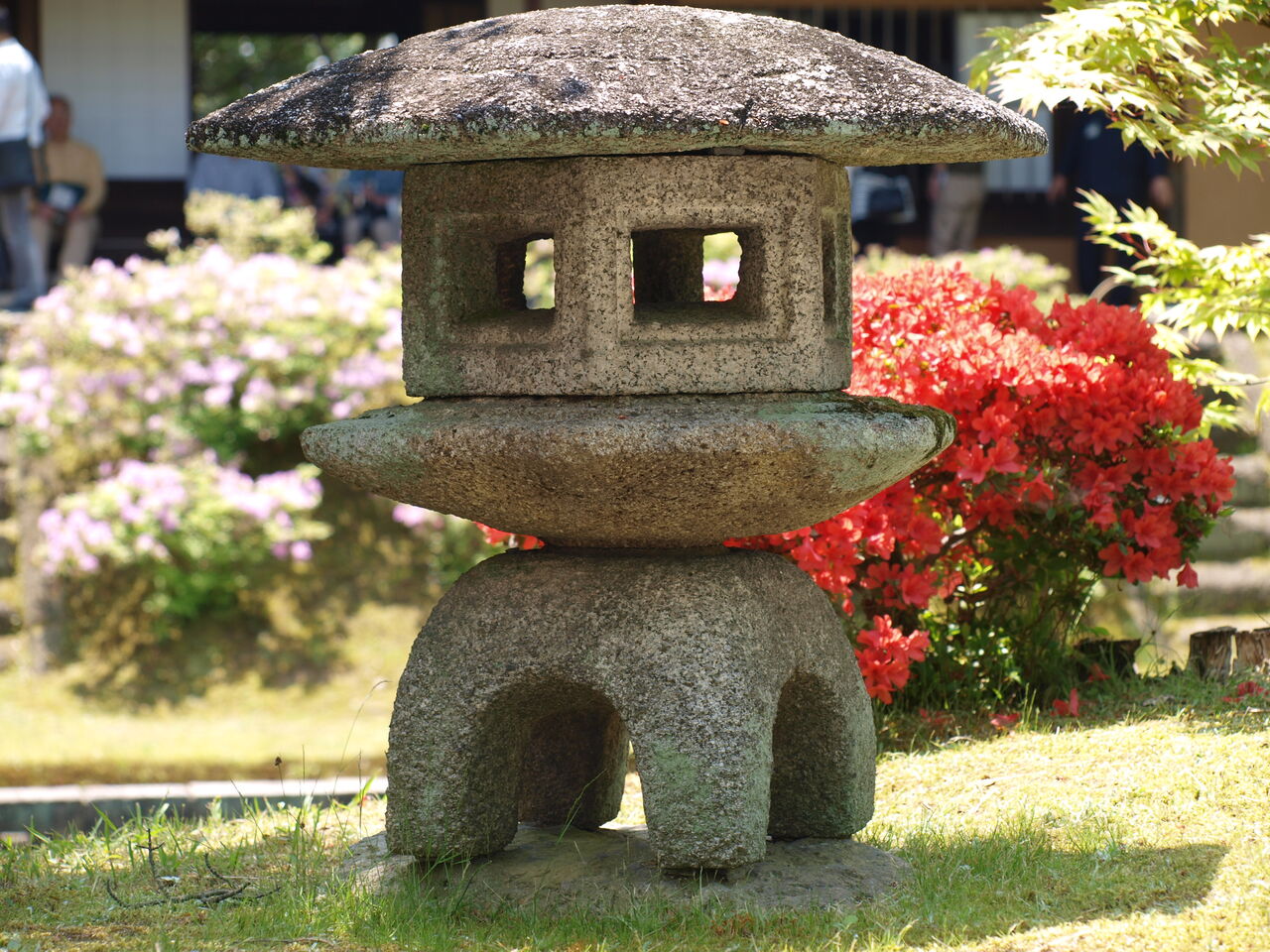 天然石灯篭宝珠・関守石・オブジェ 天然石灯篭宝珠・関守石・オブジェ