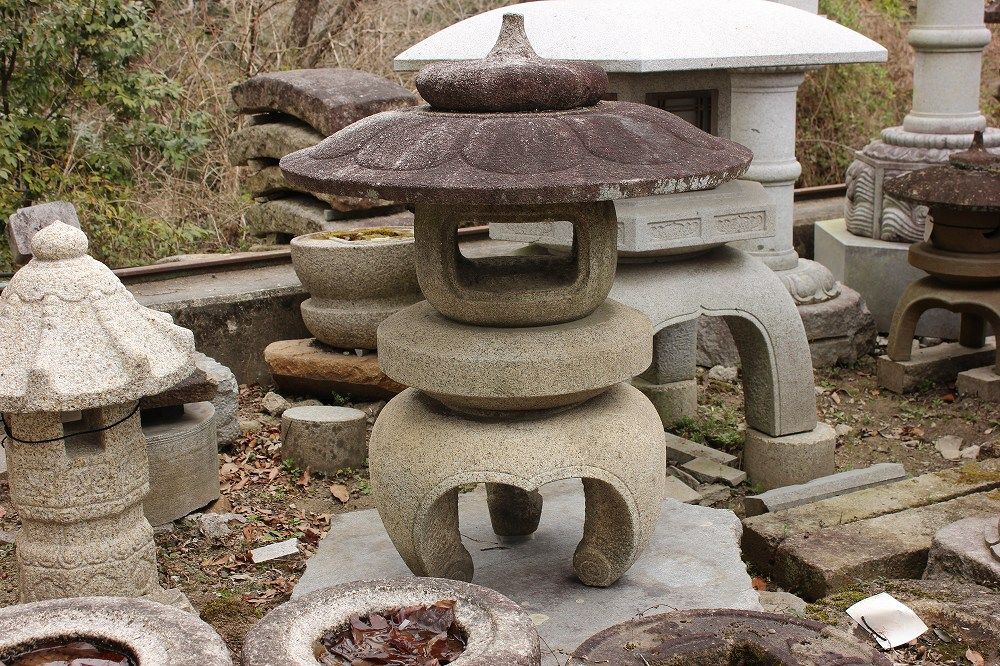 本店は 丸型 お手軽価格で贈りやすい 古代雪見 日本庭園の定番商品 石