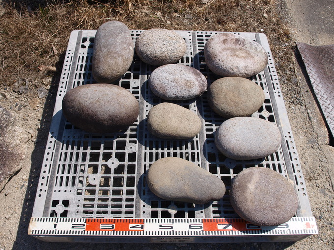 味噌桶の重石