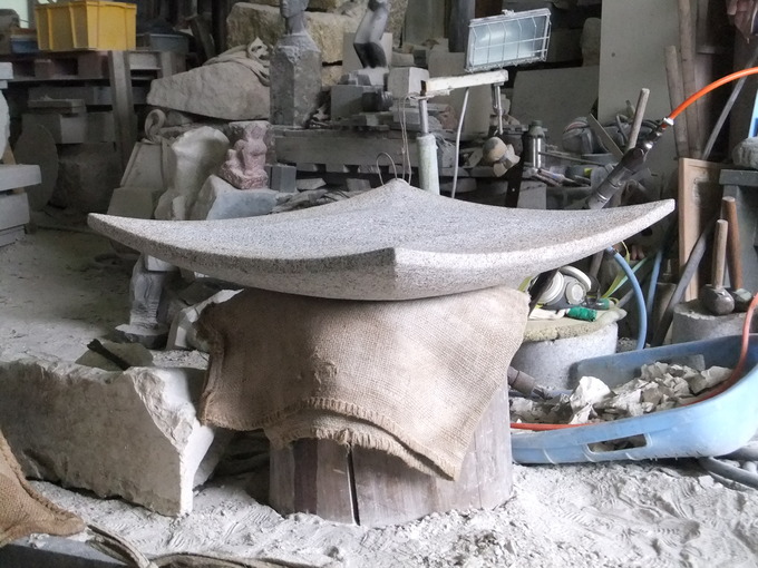 勧修寺の笠で水盤を作る