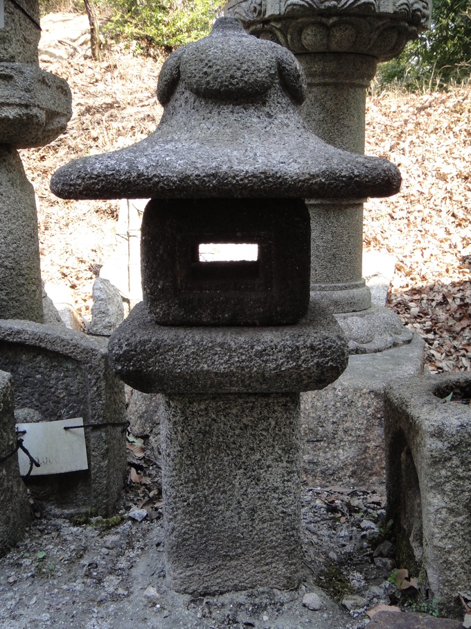 かわいい活込灯篭　筑波