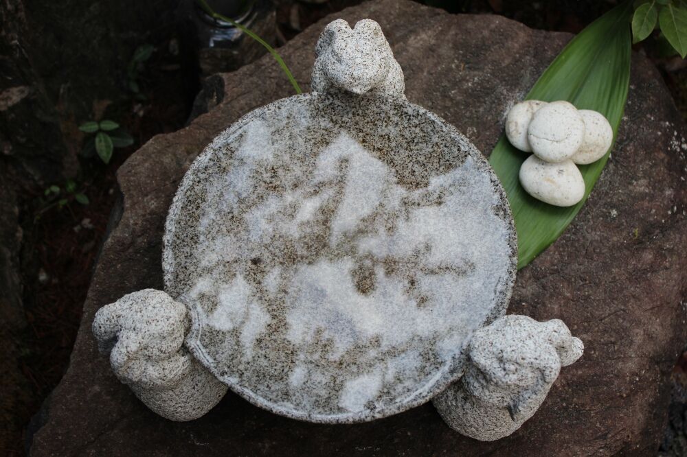 お月見（十五夜）の庭飾り｜石のうさぎの杯鉢 : 岡崎市 老舗石屋㈱杉田