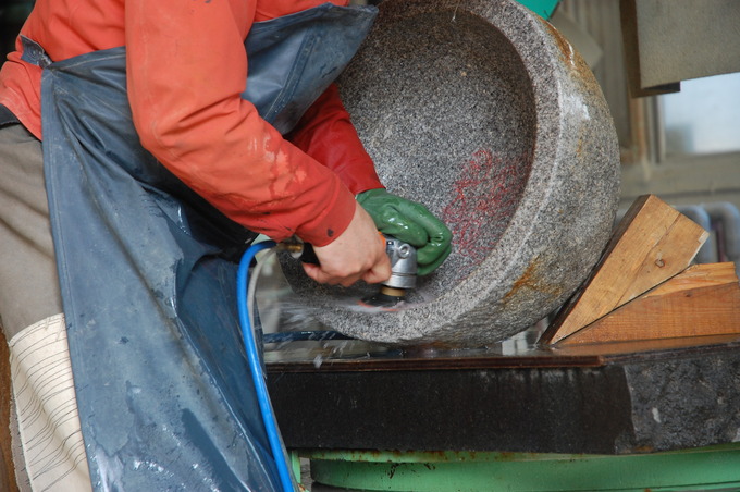 石臼（もち臼）の補修メンテンナンス｜欠けとヒビ修理