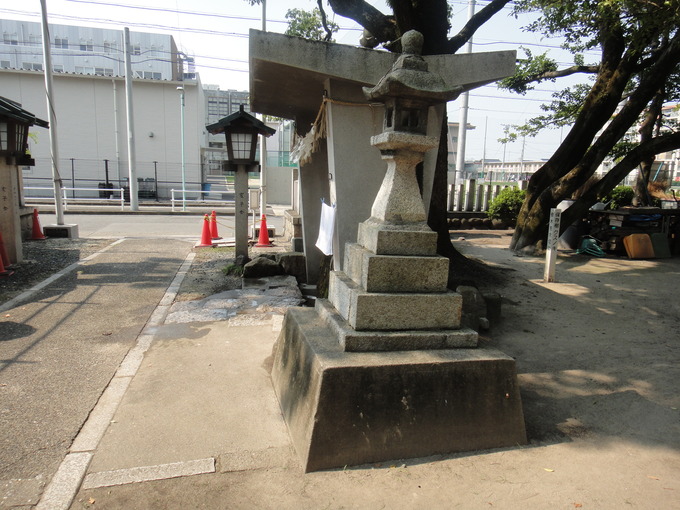 灯篭の移動撤去｜神社