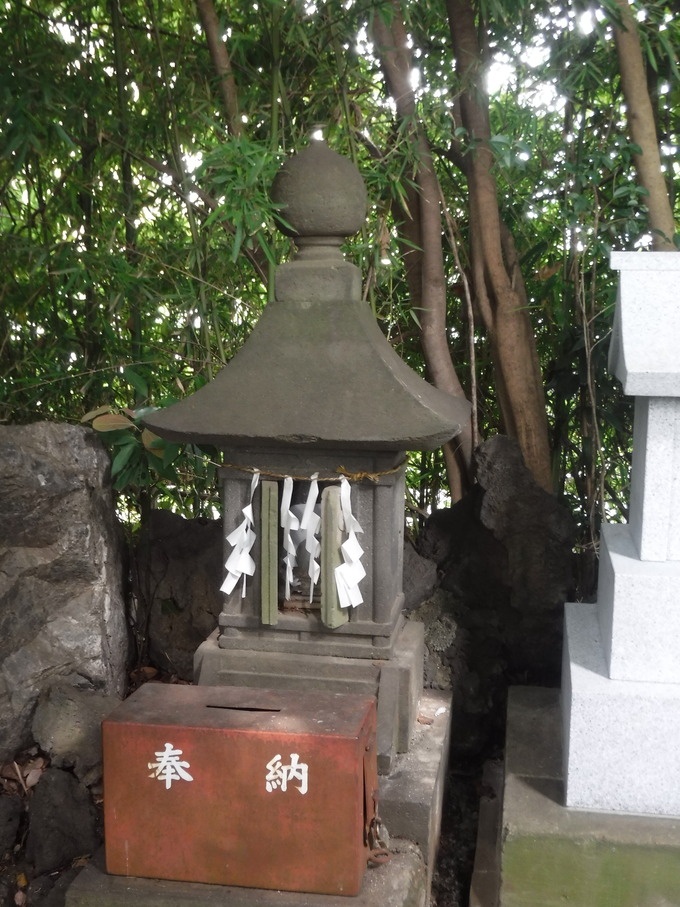 江古田氷川神社末社の祠