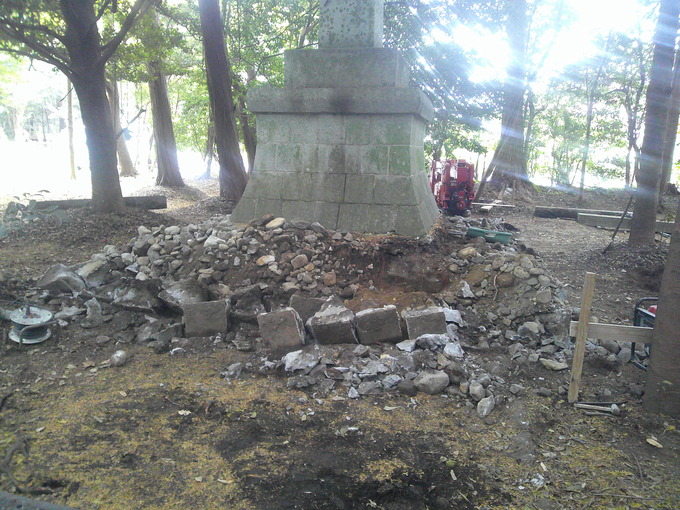 忠魂碑石の改修工事|三重能褒野神社