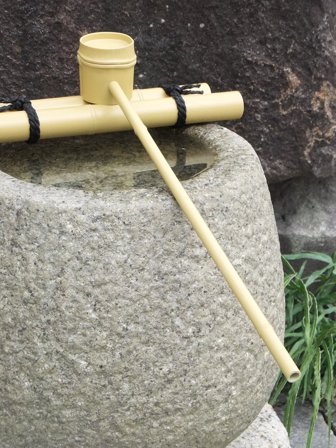 水鉢とひしゃく