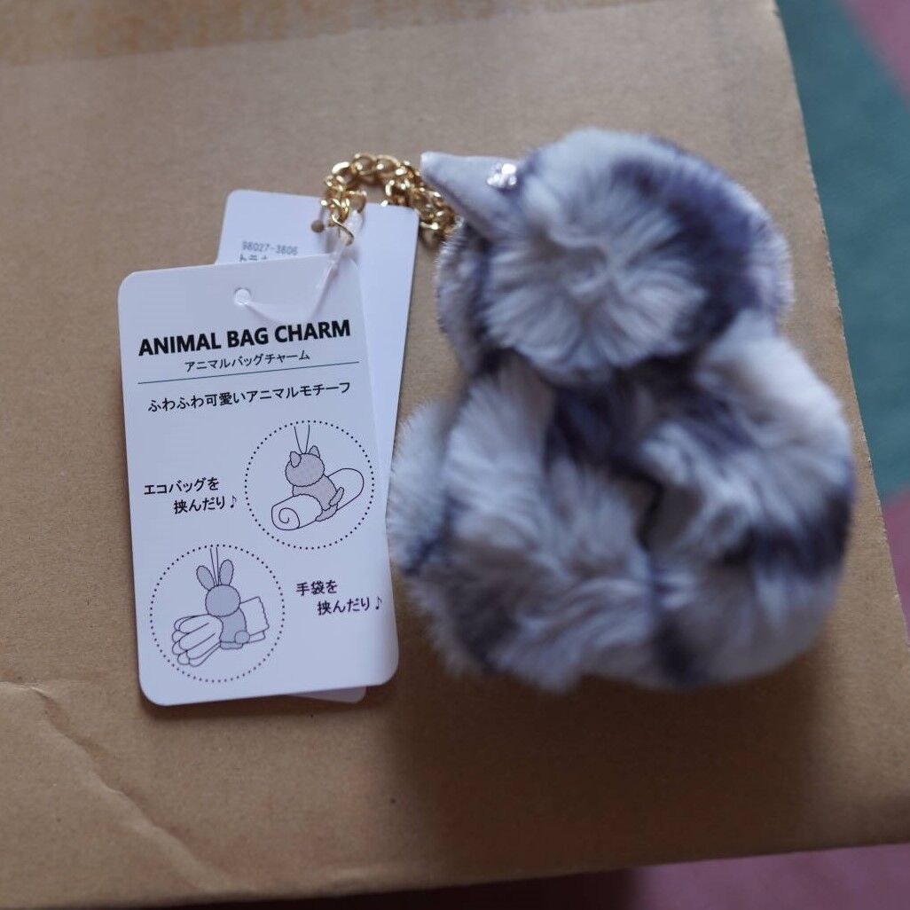 ニトリのトラネコバッグチャームがかわいい件と頭になんかつけ