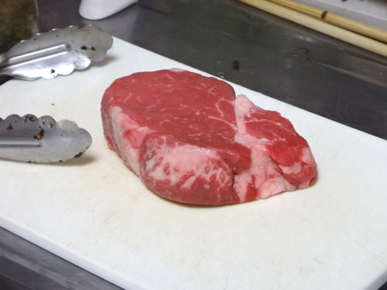 ほげっ こんなに美味しいヒレ肉がこんな値段で 日進ワールドデリカテッセン 二人暮しのおつまみ日記 ほげっ こんなに美味しいヒレ肉がこんな値段で 日進ワールドデリカテッセン 二人暮しのおつまみ日記