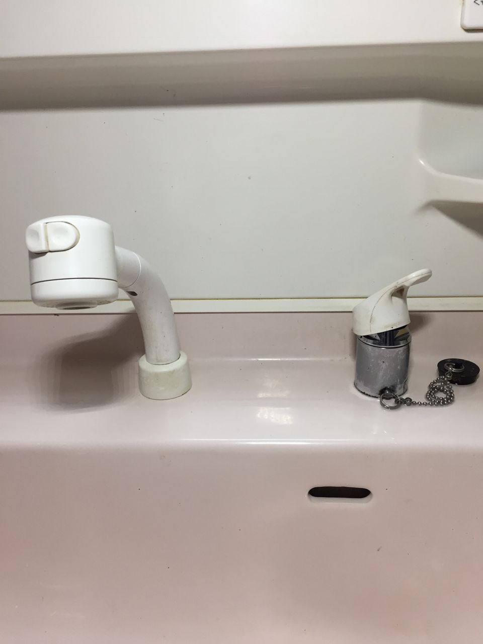 大阪府門真市 洗面蛇口の水漏れ 蛇口交換 水道修理 大阪 京都 奈良 兵庫の施工日誌