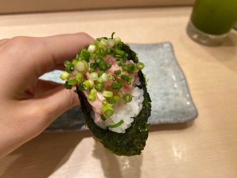 F5EA0AEC-E54A-4357-99C8-3D9128268307