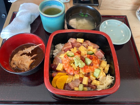 DEFB8320-A625-4AC4-93B9-107932FAF136