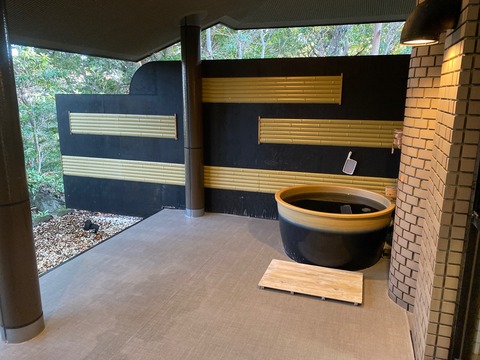 90DBC667-DCE5-436A-9470-91D82B394A1D