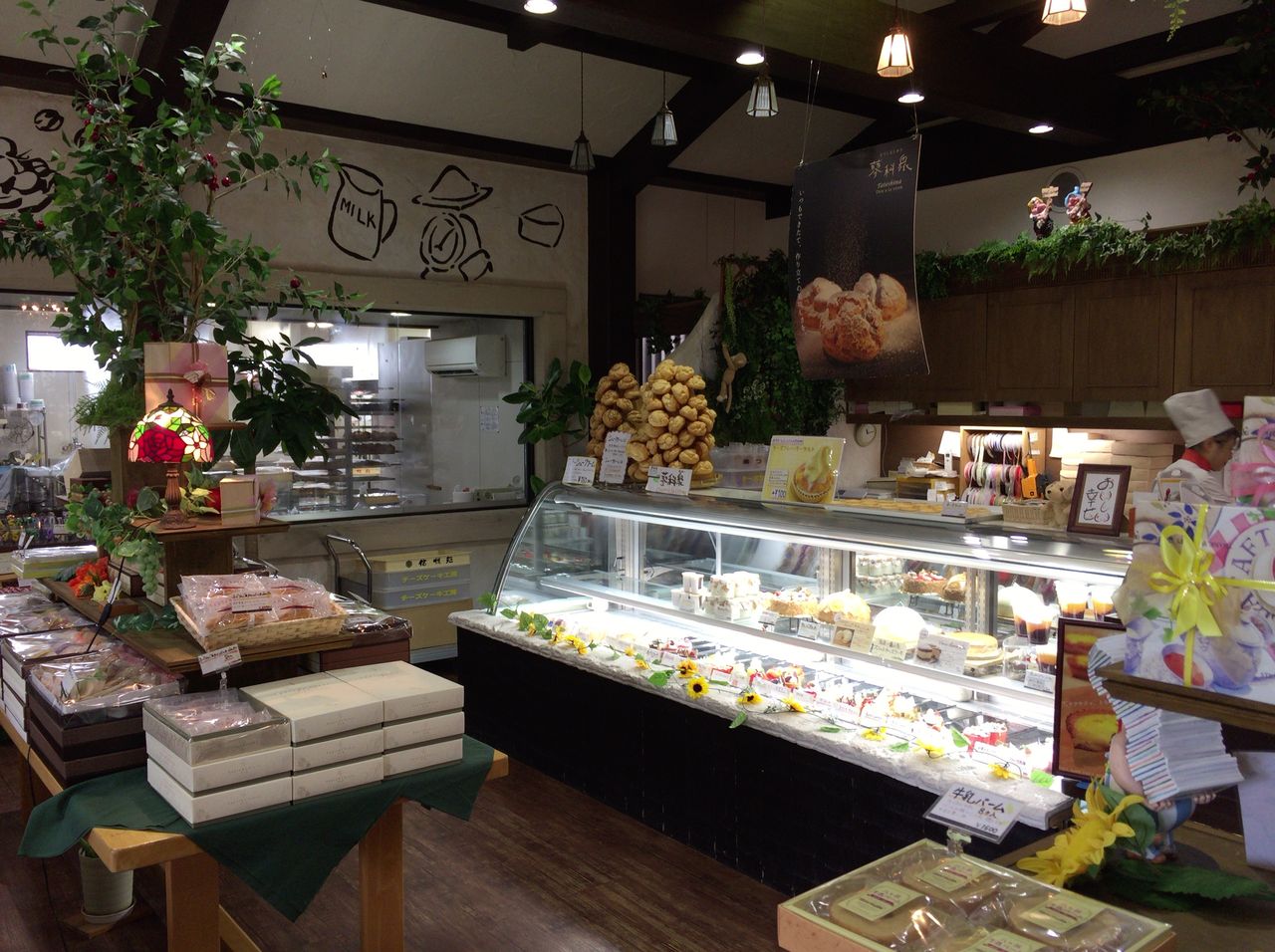 蓼科高原チーズケーキ工房 サービス満点 シュークリーム チーズソフトをいただいた かなちゅうごはん 蓼科高原チーズケーキ工房 サービス満点 シュークリーム チーズソフトをいただいた かなちゅうごはん