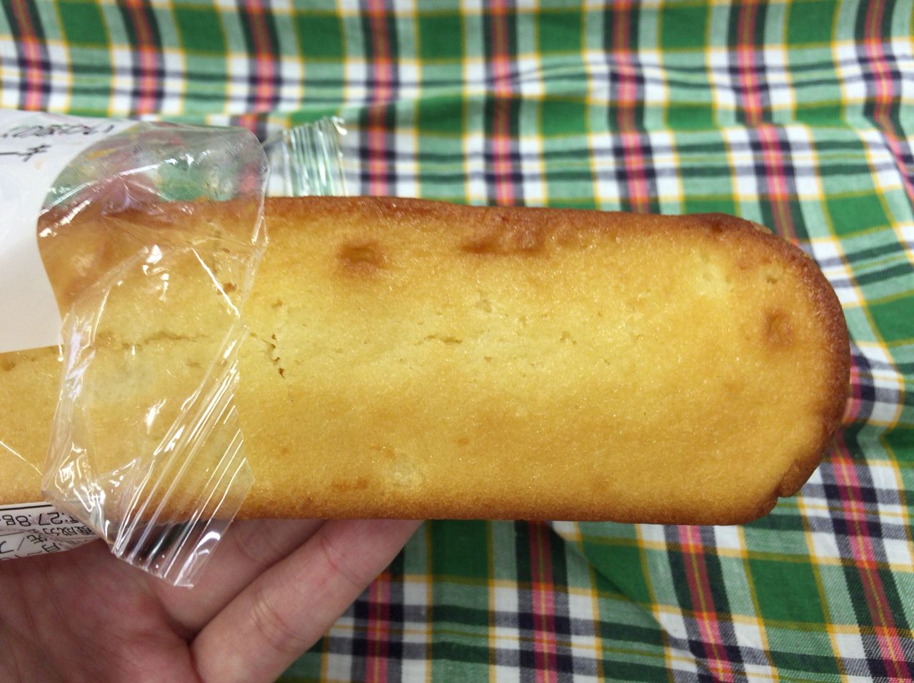 ファミマ 4種のチーズの味わいしっとりケーキ チーズ かなちゅうごはん