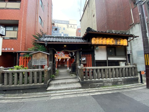 E9ADCD27-9BA2-482F-8954-07ED5A5BB14F