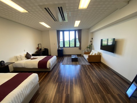 FC5FCEF3-82ED-45F6-BEEC-9F836E63DD0F