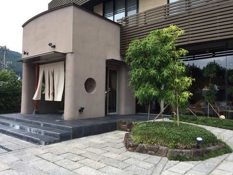 AA2E24BA-74B8-45C5-843E-A9669D60D2E9