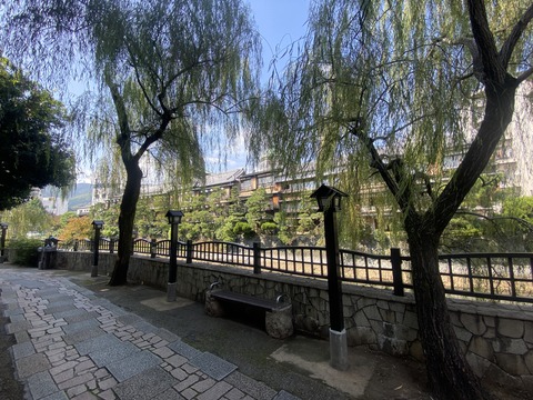 28B7A275-FB4F-4F75-9CDC-EFAE23607F12