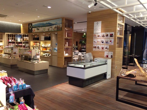 7734CA4B-6E6E-49F6-AF09-36DDD6AB331B